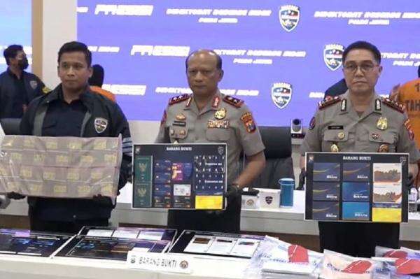 Polda Jatim Bongkar Sindikat Penipuan Kripto Internasional, Uang Rp81,5 Miliar Disita Polda Jatim Bongkar Sindikat Penipuan Kripto Internasional, Uang Rp81,5 Miliar Disita