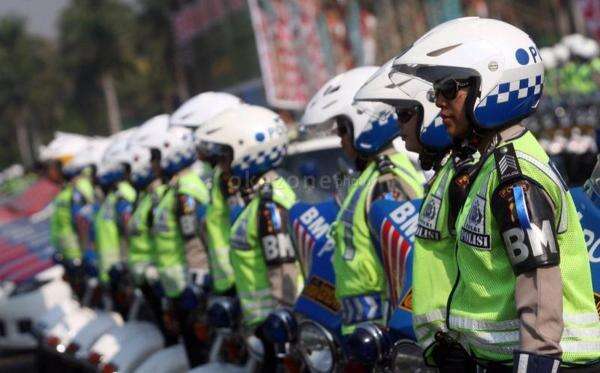 1.550 Polisi Dikerahkan Atur Lalu Lintas saat Demo Buruh Hari Ini 1.550 Polisi Dikerahkan Atur Lalu Lintas saat Demo Buruh Hari Ini