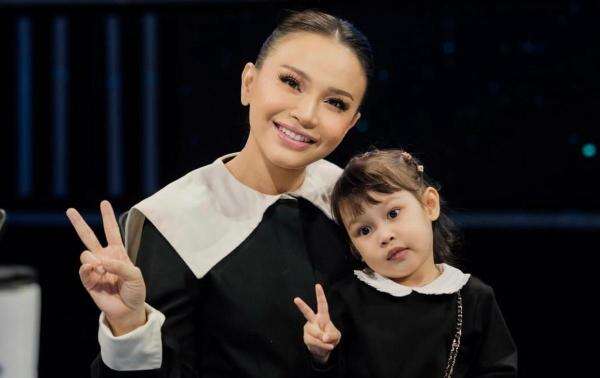Rossa Ungkap Punya Anak Perempuan, Aku Tidak Pernah Menyembunyikannya Rossa Ungkap Punya Anak Perempuan, Aku Tidak Pernah Menyembunyikannya