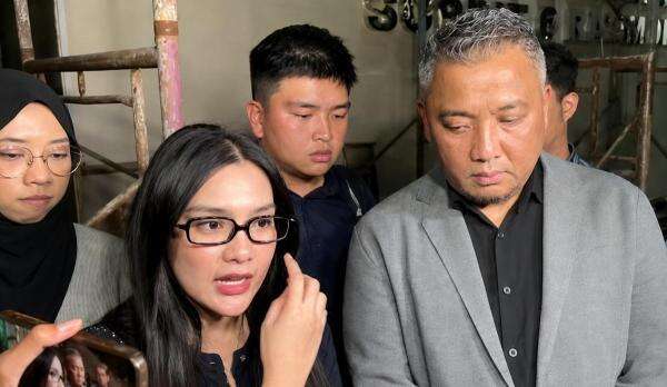 Davina Karamoy Diperiksa 5 Jam, Dicecar 30 Pertanyaan Terkait Kasus Hanania Travel Davina Karamoy Diperiksa 5 Jam, Dicecar 30 Pertanyaan Terkait Kasus Hanania Travel