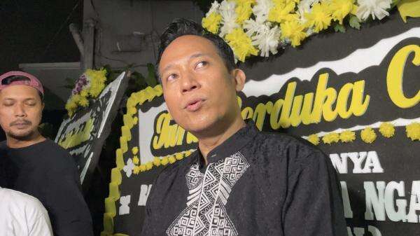 Denny Cagur Kenang Sosok Komedian Temon: Senior Cerdas dan Rendah Hati Denny Cagur Kenang Sosok Komedian Temon: Senior Cerdas dan Rendah Hati