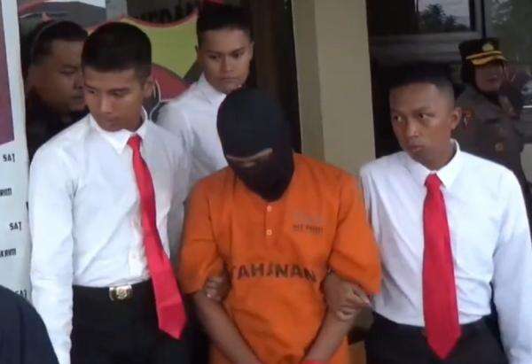 Terungkap! Penyiram Air Keras 2 Bocah di Sumedang Ternyata Selingkuhan Sang Ibu Terungkap! Penyiram Air Keras 2 Bocah di Sumedang Ternyata Selingkuhan Sang Ibu