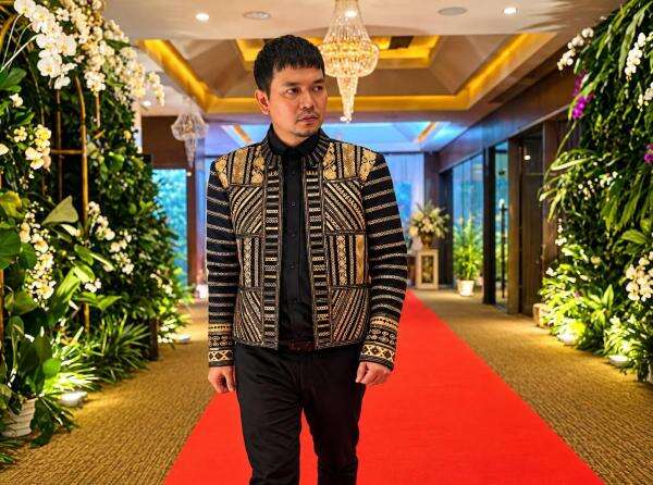 Indra Bekti Tunda Rencana Pindah ke Australia Indra Bekti Tunda Rencana Pindah ke Australia