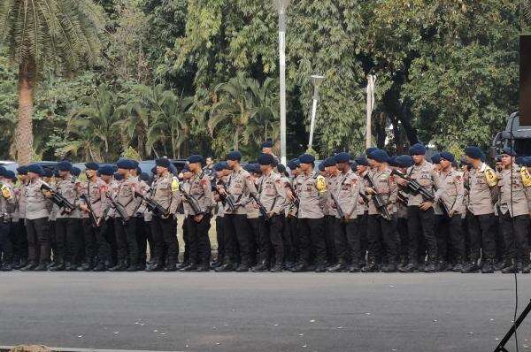 Demo di Sejumlah Titik Jakarta Hari Ini, 14.324 Personel Gabungan Disiagakan Demo di Sejumlah Titik Jakarta Hari Ini, 14.324 Personel Gabungan Disiagakan