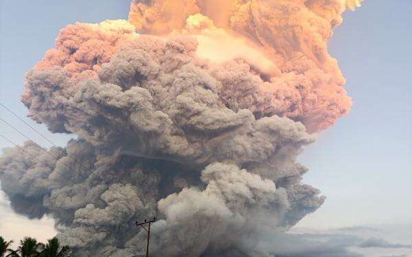 Tiga Bandara Ini Ditutup Dampak Erupsi Gunung Lewotobi Tiga Bandara Ini Ditutup Dampak Erupsi Gunung Lewotobi