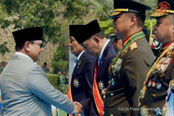 Pesan Prabowo di HUT ke-81 TNI: Jangan Jauh dari Rakyat Pesan Prabowo di HUT ke-81 TNI: Jangan Jauh dari Rakyat