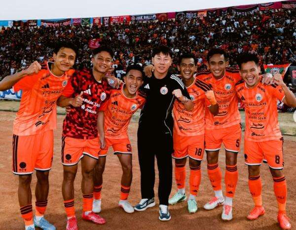 Shin Tae-yong Bahagia, Rizky Ridho dan Kyohei Yoshino Berpotensi Main di Laga Persija Jakarta vs Persik Kediri Shin Tae-yong Bahagia, Rizky Ridho dan Kyohei Yoshino Berpotensi Main di Laga Persija Jakarta vs Persik Kediri