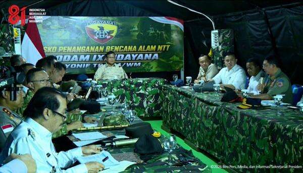 Tiba di NTT, Prabowo Gelar Rapat Bahas Penanganan Gempa Tiba di NTT, Prabowo Gelar Rapat Bahas Penanganan Gempa