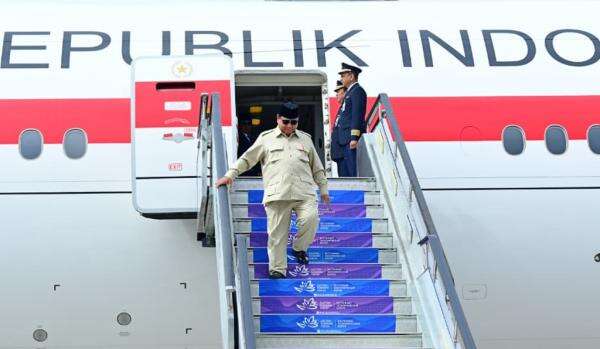 Prabowo Tiba di Vladivostok, Disambut Pejabat Tinggi Rusia Prabowo Tiba di Vladivostok, Disambut Pejabat Tinggi Rusia