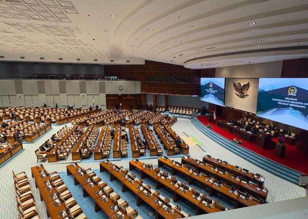 Rapat Paripurna Pandangan Fraksi Pertanggungjawaban 2025 Tak Dihadiri Semua Anggota DPR Rapat Paripurna Pandangan Fraksi Pertanggungjawaban 2025 Tak Dihadiri Semua Anggota DPR