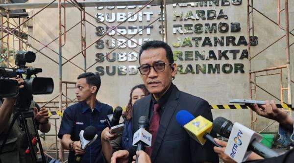 Roy Suryo dan dr Tifa Ditangkap, Refly Harun Protes Keras! Roy Suryo dan dr Tifa Ditangkap, Refly Harun Protes Keras!