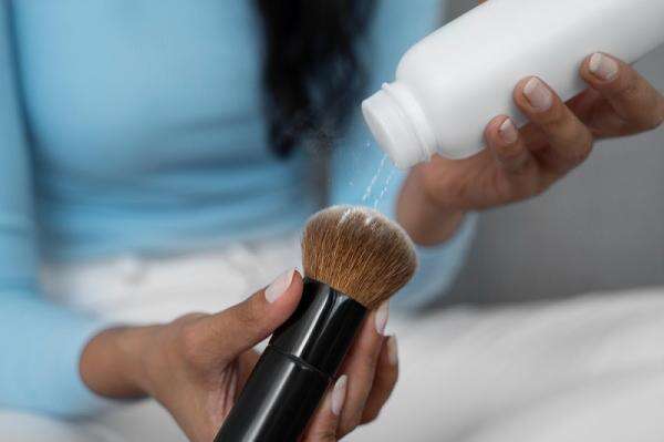 Hati-hati! Kuas Makeup Jadi Sarang Bakteri, Ini Tips Jitu Bersihkan agar Kulit Tetap Sehat Hati-hati! Kuas Makeup Jadi Sarang Bakteri, Ini Tips Jitu Bersihkan agar Kulit Tetap Sehat