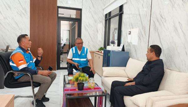 Bantu Warga Terisolasi, Legislator Perindo Perjuangkan Akses Penerangan 100 KK di Kampung Niku Bantu Warga Terisolasi, Legislator Perindo Perjuangkan Akses Penerangan 100 KK di Kampung Niku
