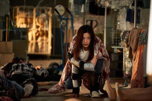 Box Office Korea: Colony Masih di Posisi Teratas, Total Penonton 4 Juta pada Akhir Pekan Box Office Korea: Colony Masih di Posisi Teratas, Total Penonton 4 Juta pada Akhir Pekan
