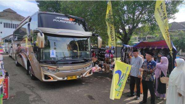 Antusiasme Ibadah Umroh di Subang Tinggi, Cahaya Raudhah Berangkatkan 1700 Jemaah Antusiasme Ibadah Umroh di Subang Tinggi, Cahaya Raudhah Berangkatkan 1700 Jemaah