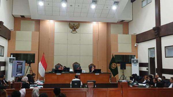 Sidang Kasus Ijazah Jokowi, Saksi Pelapor Ngaku Tak Bisa Tidur hingga Minum Obat Sidang Kasus Ijazah Jokowi, Saksi Pelapor Ngaku Tak Bisa Tidur hingga Minum Obat