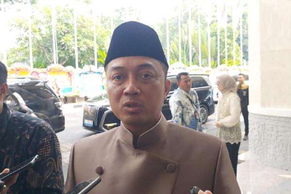 Istana Tepis Kabar Haji Isam Ditunjuk Jadi Koordinator Karhutla: Tidak Benar Itu! Istana Tepis Kabar Haji Isam Ditunjuk Jadi Koordinator Karhutla: Tidak Benar Itu!