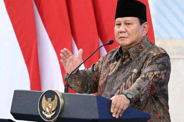 KPK Geledah Rumah Dinas Bupati Klaten, Sita Uang dan Perhiasan KPK Geledah Rumah Dinas Bupati Klaten, Sita Uang dan Perhiasan
