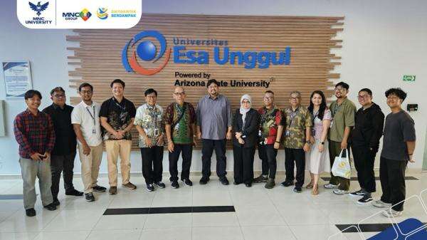 Rektor MNC University Jadi Penguji Tamu Sidang Skripsi DKV Universitas Esa Unggul, Perkuat Kerja Sama Rektor MNC University Jadi Penguji Tamu Sidang Skripsi DKV Universitas Esa Unggul, Perkuat Kerja Sama