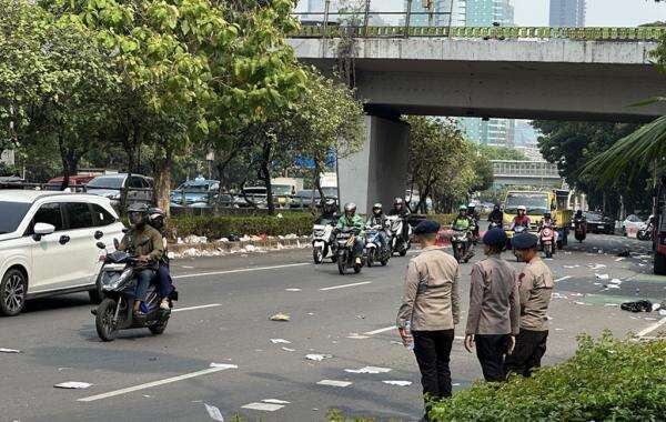 Demo Buruh di DPR Selesai, Jalan Gatot Subroto Arah Slipi Dibuka Kembali Demo Buruh di DPR Selesai, Jalan Gatot Subroto Arah Slipi Dibuka Kembali