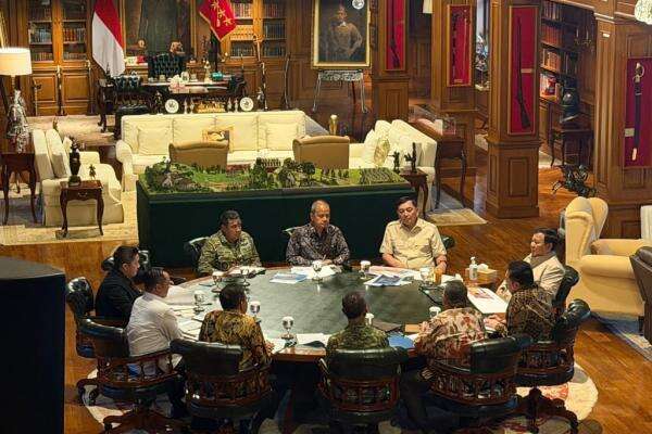Prabowo Kumpulkan Satgas PKH di Hambalang, Terima Laporan soal Pelanggaran Kawasan Hutan Prabowo Kumpulkan Satgas PKH di Hambalang, Terima Laporan soal Pelanggaran Kawasan Hutan