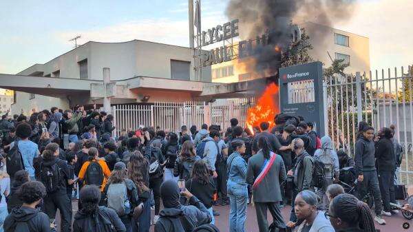 Demonstrasi Besar-besaran Pelajar Prancis Ricuh, 3 Sekolah Dibakar Demonstrasi Besar-besaran Pelajar Prancis Ricuh, 3 Sekolah Dibakar