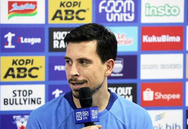 Thom Haye Enggan Terbawa Euforia Juara, Fokus Persib vs Dewa United Thom Haye Enggan Terbawa Euforia Juara, Fokus Persib vs Dewa United