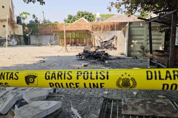Mencekam! 1 Orang Tewas akibat Bentrokan Warga di Menteng Jakpus Mencekam! 1 Orang Tewas akibat Bentrokan Warga di Menteng Jakpus