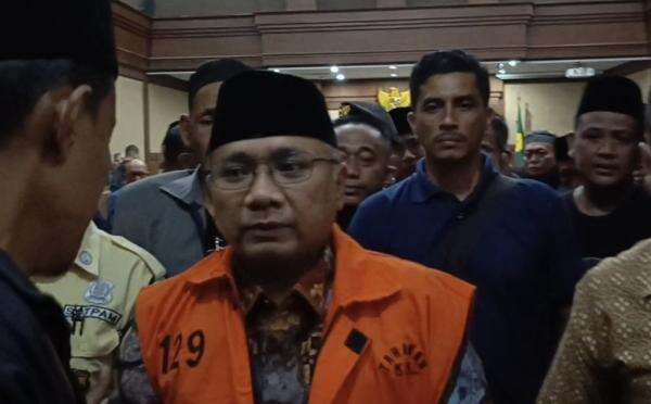 Eks Menag Yaqut Bantah NU Dapat Jatah Kuota Haji: Hanya Klaim Saja Eks Menag Yaqut Bantah NU Dapat Jatah Kuota Haji: Hanya Klaim Saja