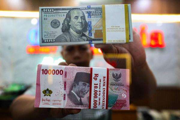 Rupiah Hari Ini Ditutup Melemah 106 Poin ke Rp17.861 per dolar AS Rupiah Hari Ini Ditutup Melemah 106 Poin ke Rp17.861 per dolar AS