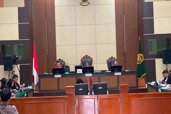 Sidang Ijazah Jokowi: Refly Harun Emosi karena Saksi yang Dihadirkan JPU Tidak Sopan Sidang Ijazah Jokowi: Refly Harun Emosi karena Saksi yang Dihadirkan JPU Tidak Sopan