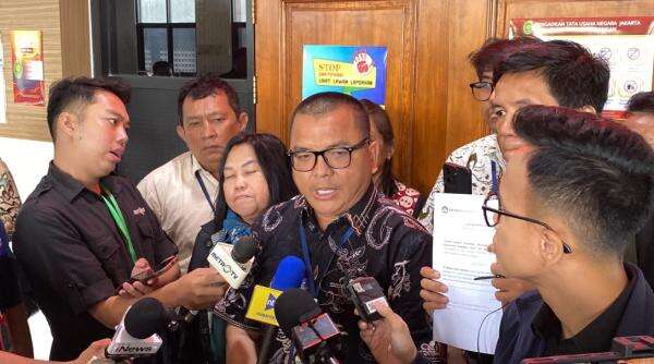 Denny Indrayana Siapkan Langkah Hukum Lain Usai Cabut Gugatan Suket Penyetaraan Gibran Denny Indrayana Siapkan Langkah Hukum Lain Usai Cabut Gugatan Suket Penyetaraan Gibran