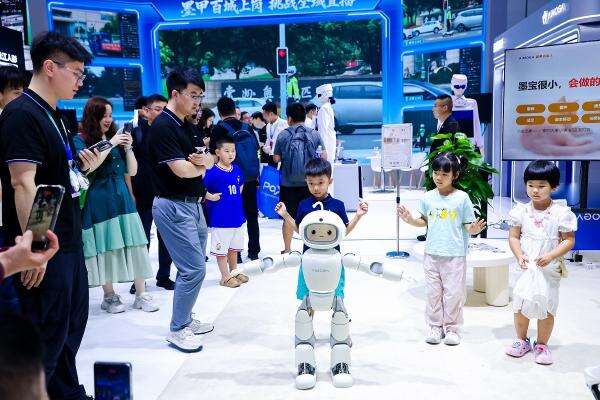 AiMOGA Pamerkan Robot Berbasis Embodied Intelligence, Bisa Jadi Pendamping Keluarga AiMOGA Pamerkan Robot Berbasis Embodied Intelligence, Bisa Jadi Pendamping Keluarga