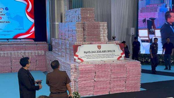 Penampakan Uang Rp13,2 Triliun yang Akan Diserahkan Satgas PKH ke Pemerintah Penampakan Uang Rp13,2 Triliun yang Akan Diserahkan Satgas PKH ke Pemerintah