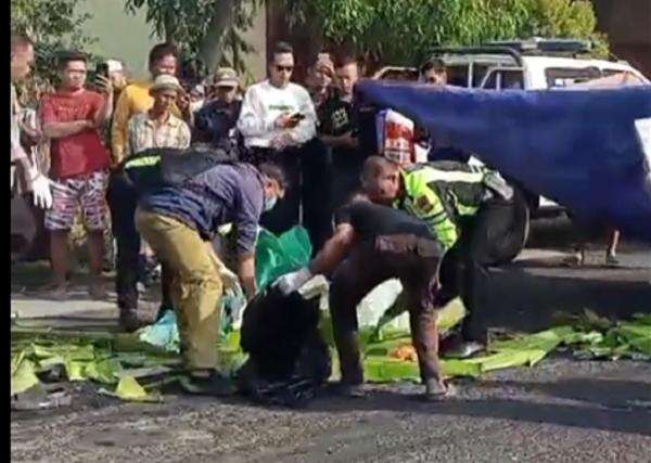Kecelakaan Maut di Bangkalan, Guru SD Tewas Terlindas Truk saat Hendak Mengajar Kecelakaan Maut di Bangkalan, Guru SD Tewas Terlindas Truk saat Hendak Mengajar