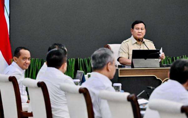 Prabowo Perintahkan Dewan Energi Persiapkan E20 hingga Tindaklanjuti RUU Migas Prabowo Perintahkan Dewan Energi Persiapkan E20 hingga Tindaklanjuti RUU Migas