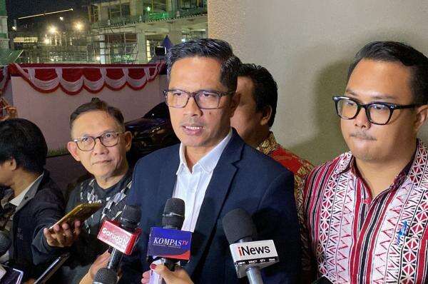 Febri Diansyah Bantah Eks Jampidsus Febrie Terima Rp40 Miliar, Ungkap Isi BAP Tan Kian Febri Diansyah Bantah Eks Jampidsus Febrie Terima Rp40 Miliar, Ungkap Isi BAP Tan Kian