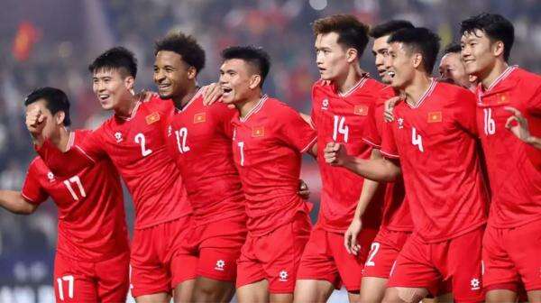 Vietnam Tebar Psywar Jelang Lawan Indonesia, Kim Sang-sik Ingin Balas Dukungan Suporter Vietnam Tebar Psywar Jelang Lawan Indonesia, Kim Sang-sik Ingin Balas Dukungan Suporter