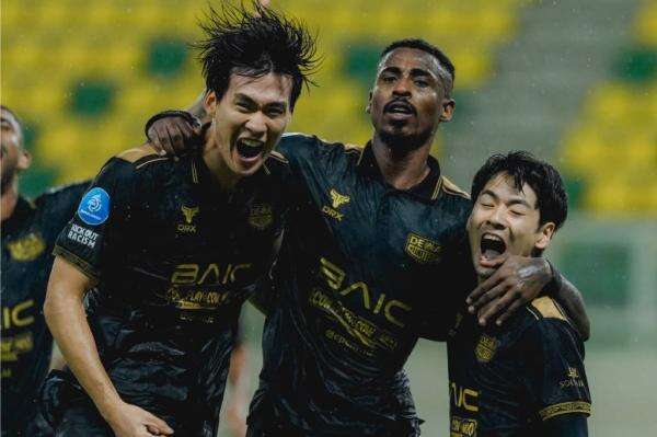 Hasil Dewa United vs Persija: Diwarnai Kartu Merah, Macan Kemayoran Kena Comeback Banten Warriors Hasil Dewa United vs Persija: Diwarnai Kartu Merah, Macan Kemayoran Kena Comeback Banten Warriors