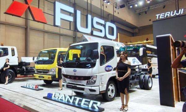 Antisipasi Masalah Lampu Rem, Mitsubishi Fuso Lakukan Field Fix 111.195 Unit Truk Canter Euro 4 Antisipasi Masalah Lampu Rem, Mitsubishi Fuso Lakukan Field Fix 111.195 Unit Truk Canter Euro 4