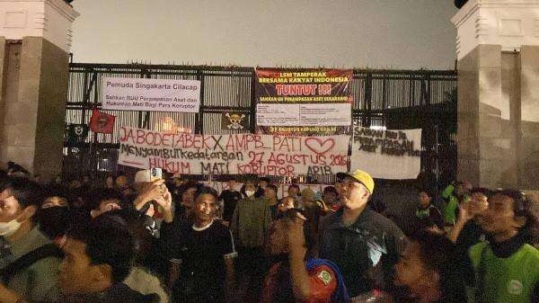 Jelang Demo Besar di DPR, Polri Imbau Utamakan Jaga Persatuan Jelang Demo Besar di DPR, Polri Imbau Utamakan Jaga Persatuan