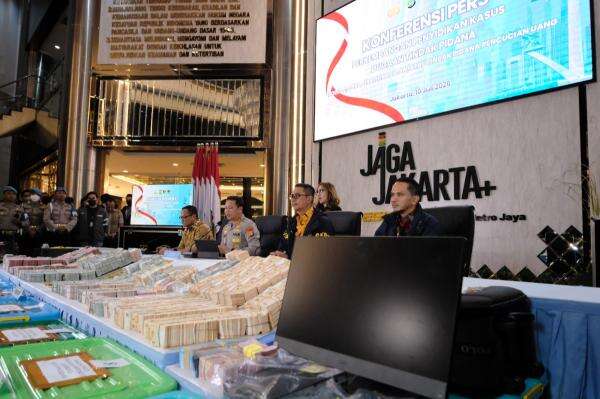 Beberkan Bukti Penggeledahan tapi Belum Tetapkan Tersangka, Polda Metro Jaya: Masih Pendalaman Beberkan Bukti Penggeledahan tapi Belum Tetapkan Tersangka, Polda Metro Jaya: Masih Pendalaman