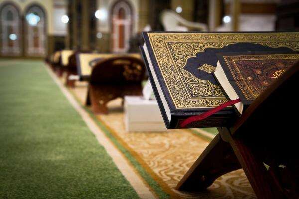 7 Ayat Al-Qur'an tentang Akhlak yang Wajib Diketahui Setiap Muslim, Lengkap dengan Penjelasannya 7 Ayat Al-Qur'an tentang Akhlak yang Wajib Diketahui Setiap Muslim, Lengkap dengan Penjelasannya