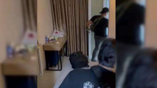 Polisi Gerebek Apartemen Mewah di Bandar Lampung, 3,6 Kg Sabu Senilai Rp3,5 Miliar Disita Polisi Gerebek Apartemen Mewah di Bandar Lampung, 3,6 Kg Sabu Senilai Rp3,5 Miliar Disita