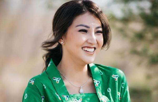 Sarwendah Alami Pembatasan Live Setahun usai Konten tentang Ruben Onsu Direport Massal Netizen Sarwendah Alami Pembatasan Live Setahun usai Konten tentang Ruben Onsu Direport Massal Netizen