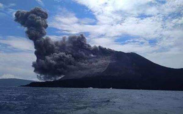 BMKG Pastikan Jalur Penyeberangan Selat Sunda Aman Meski Erupsi Gunung Anak Krakatau BMKG Pastikan Jalur Penyeberangan Selat Sunda Aman Meski Erupsi Gunung Anak Krakatau
