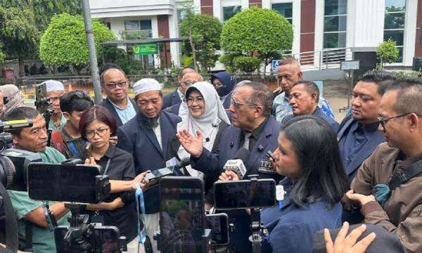 Dokter Tifa soal Jokowi Siap Hadiri Sidang: Belum Tentu Selesaikan Sengketa Dokter Tifa soal Jokowi Siap Hadiri Sidang: Belum Tentu Selesaikan Sengketa