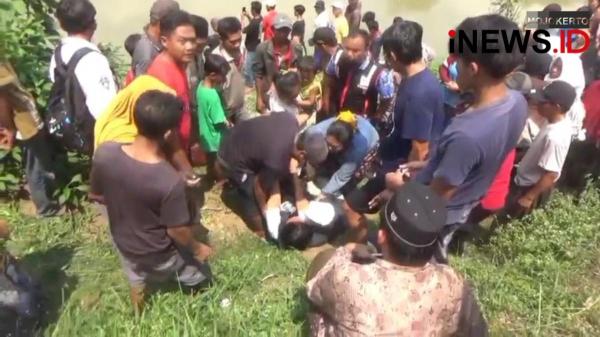 Wanita Hamil Menangis Histeris, Suami Ditemukan Tewas Mengapung di Kali Gunting Jombang Wanita Hamil Menangis Histeris, Suami Ditemukan Tewas Mengapung di Kali Gunting Jombang