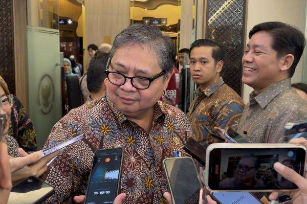 Bantuan Pulihkan Desa Adat Sade Pascakebakaran, Airlangga Colek Purbaya Bantuan Pulihkan Desa Adat Sade Pascakebakaran, Airlangga Colek Purbaya