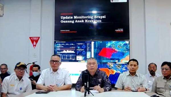 Imbas Erupsi Anak Krakatau, 2 Pesawat dari Arab Saudi Dialihkan ke Bandara Kertajati Imbas Erupsi Anak Krakatau, 2 Pesawat dari Arab Saudi Dialihkan ke Bandara Kertajati